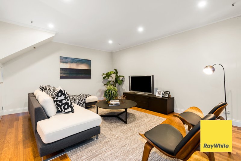 Photo - Penthouse/8 Wells Street, Southbank VIC 3006 - Image 3