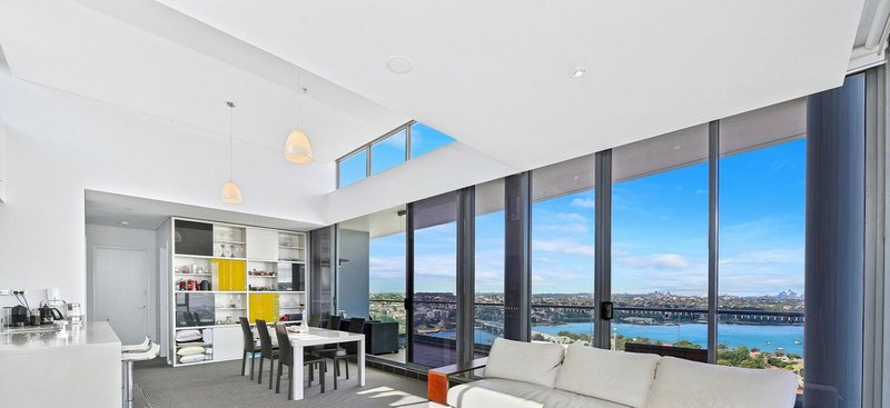 Photo - PENTHOUSE/87 Shoreline Drive, Rhodes NSW 2138 - Image 1