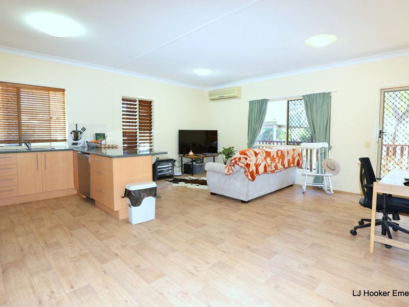 Photo - Poinciana Drive/1 17-19 Gladstone Street, Emerald QLD 4720 - Image 3