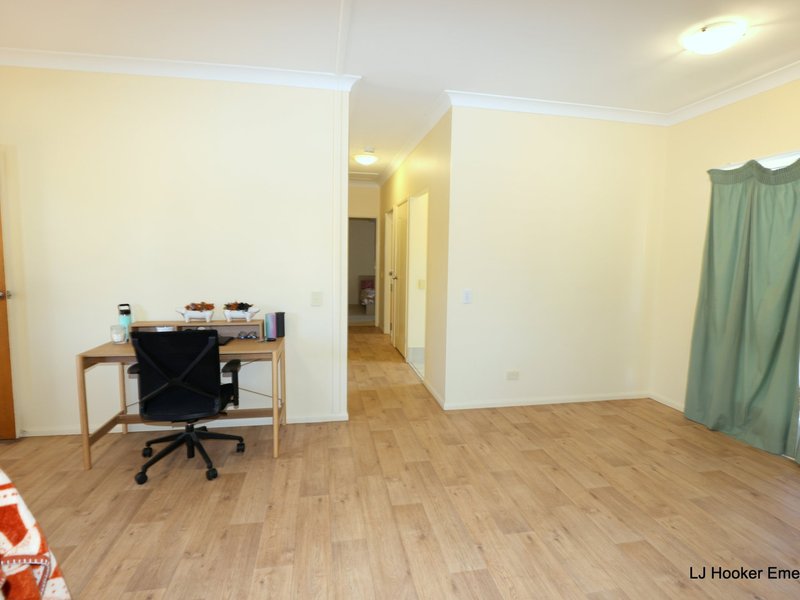 Photo - Poinciana Drive/1 17-19 Gladstone Street, Emerald QLD 4720 - Image 7