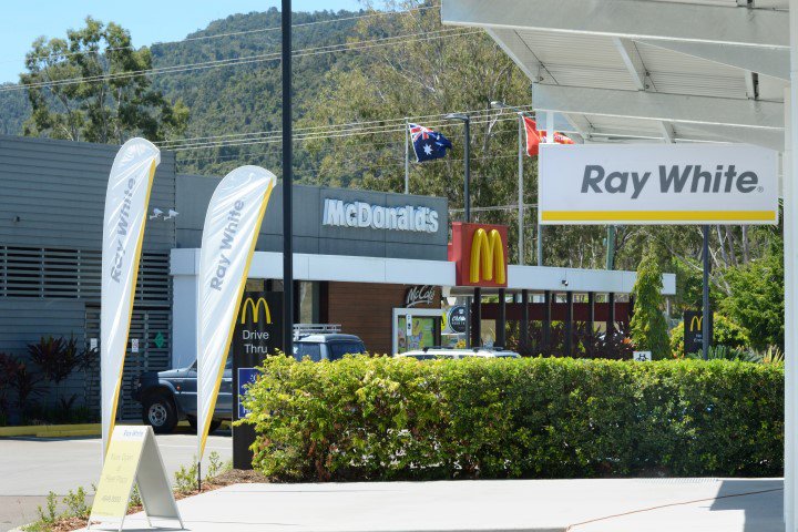 Photo - Reef Plaza Cnr Shute Harbour Rd/Paluma Road, Cannonvale QLD 4802 - Image 6