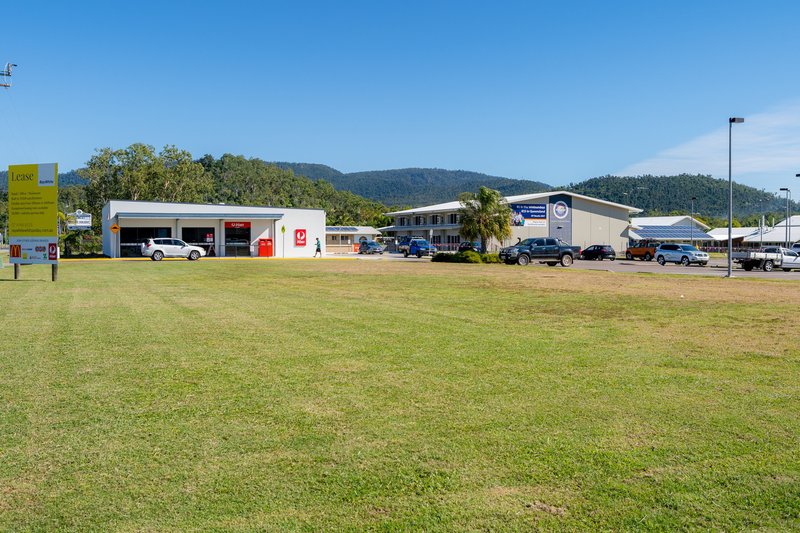 Photo - Reef Plaza Cnr Shute Harbour Rd/Paluma Road, Cannonvale QLD 4802 - Image 10