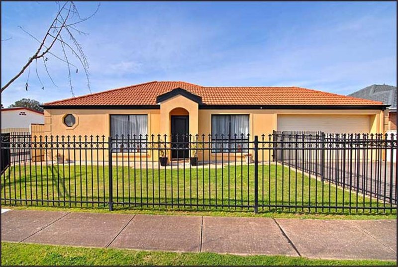 Photo - Residence 1/19 Gosfield Crescent, Hampstead Gardens SA 5086 - Image 2