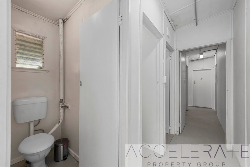 Photo - Room 10/555 Boundary Street, Spring Hill QLD 4000 - Image 5