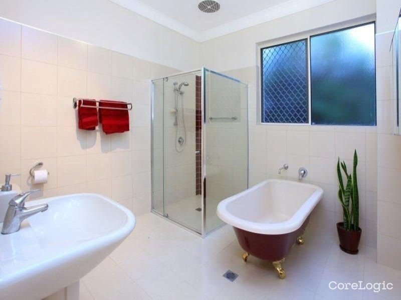 Photo - Room 1/7 Mercure Place, Highland Park QLD 4211 - Image 8