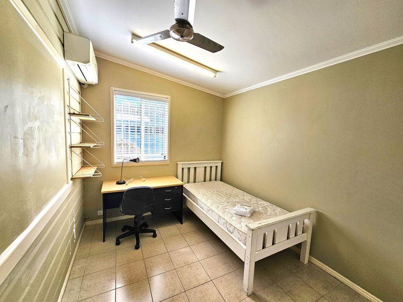 Photo - Room 2/7 Cox Road, Windsor QLD 4030 - Image 11