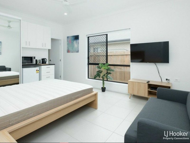 Photo - Room 3/14 Constance Court, Murrumba Downs QLD 4503 - Image 1