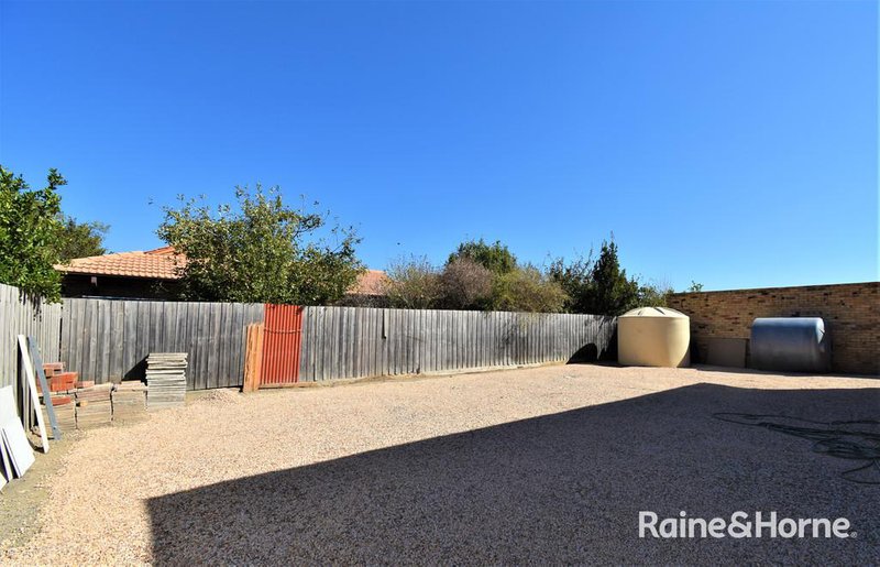 Photo - Room 4/18 Gunther Avenue, Springvale VIC 3171 - Image 4