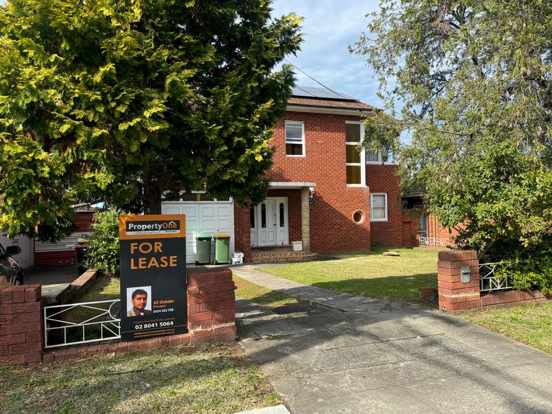 Photo - Room 4/31 Kelly Street, Punchbowl NSW 2196 - Image 1