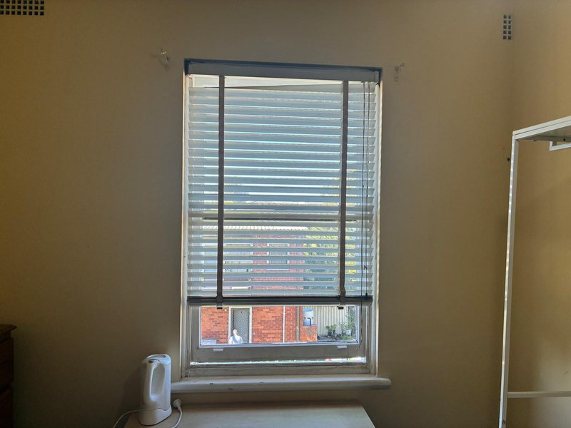 Photo - Room 4/31 Kelly Street, Punchbowl NSW 2196 - Image 4