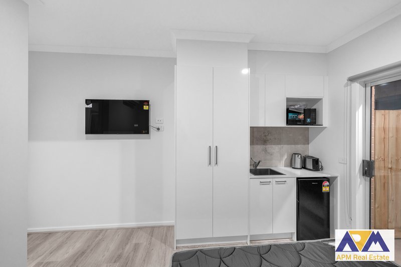 Photo - ROOM 9/16 Sian Circuit, Waurn Ponds VIC 3216 - Image 5