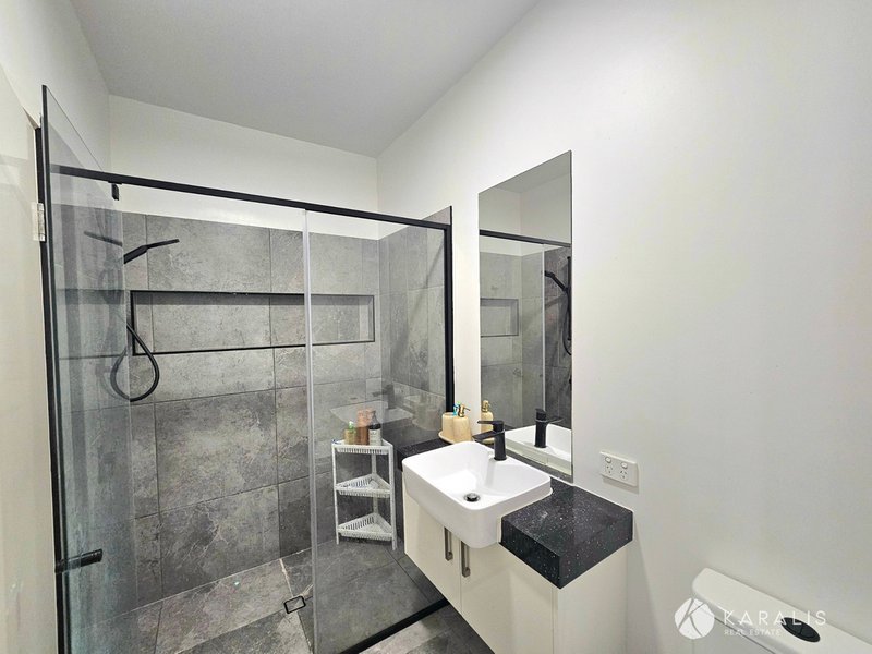 Photo - Room/484 Wynnum Road, Morningside QLD 4170 - Image 7