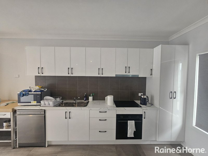 Photo - ROOMS 1-12/19 Annetta Court, Albanvale VIC 3021 - Image 13