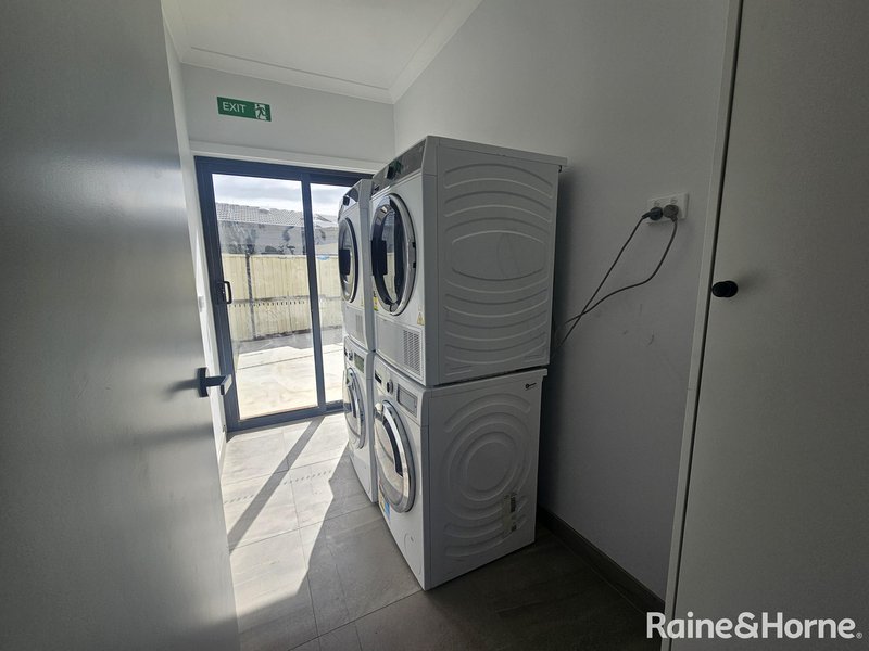 Photo - ROOMS 1-12/19 Annetta Court, Albanvale VIC 3021 - Image 14