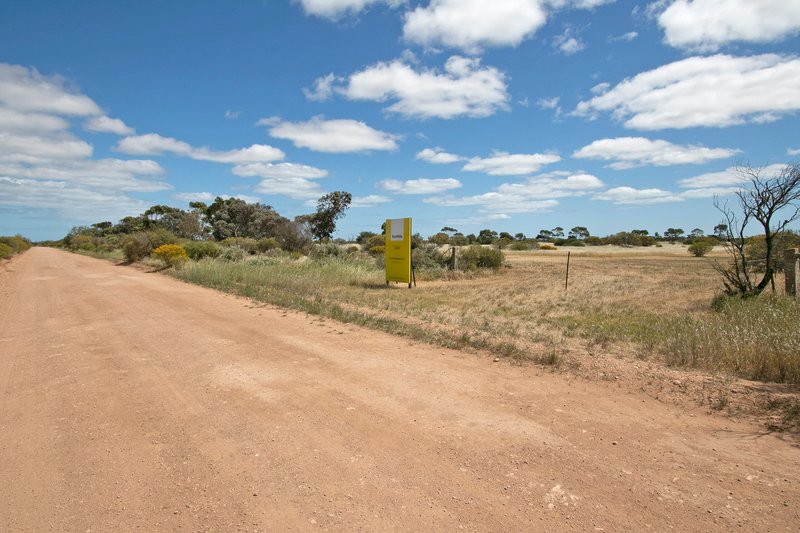 Photo - Section 393 Kooroona Road, Kadina SA 5554 - Image 8