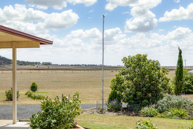 Photo - 'Serenity' 19 Jacob Lane, Linthorpe QLD 4356 - Image 10