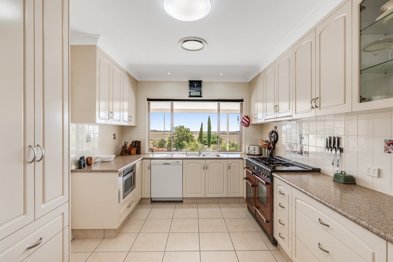 Photo - 'Serenity' 19 Jacob Lane, Linthorpe QLD 4356 - Image 11