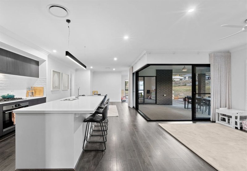Photo - Spring Farm NSW 2570 - Image 1