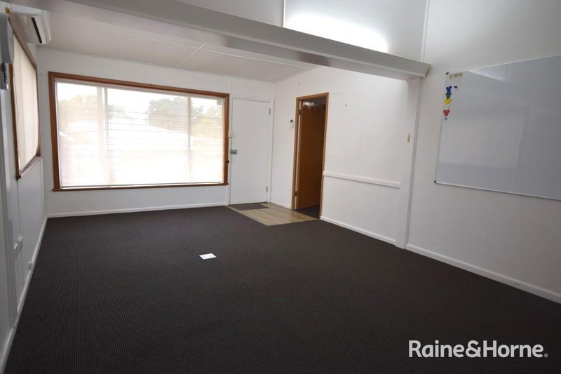 Photo - Suite 2/82 Bridge Road, Nowra NSW 2541 - Image 3