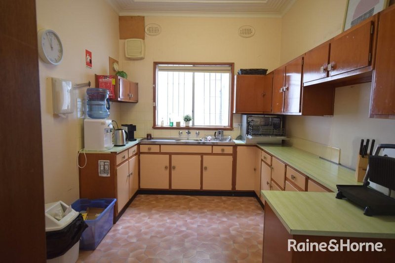 Photo - Suite 2/82 Bridge Road, Nowra NSW 2541 - Image 5