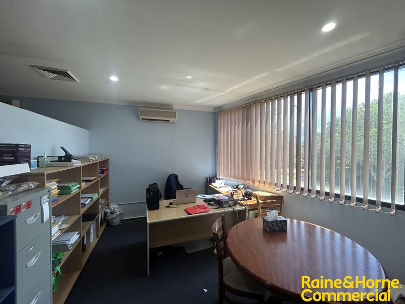 Photo - Suite 4/100 Queen Street, Campbelltown NSW 2560 - Image 5