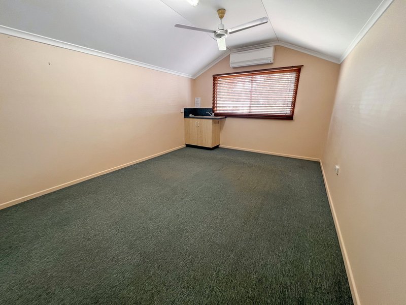 Photo - Suite 7/15 Catherine Street, Malanda QLD 4885 - Image 6