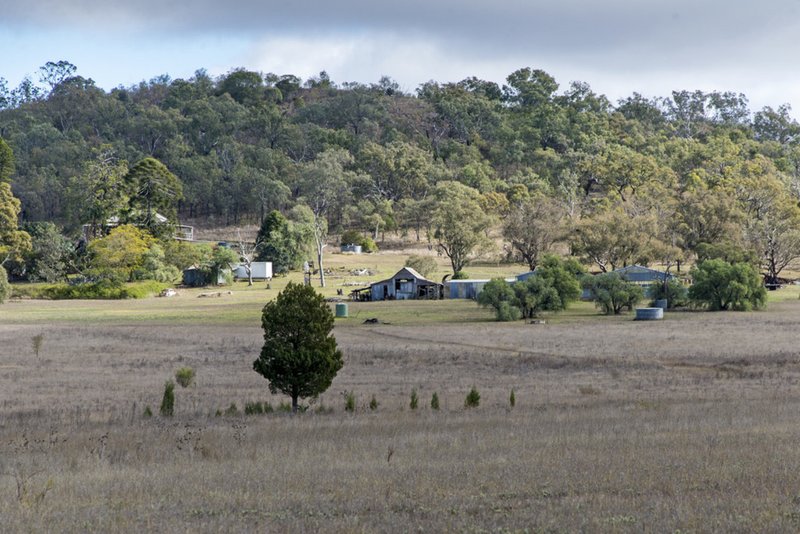 Photo - ' Sunnyside' , Southbrook QLD 4363 - Image 4