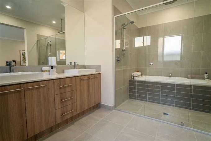 Photo - Tarneit VIC 3029 - Image 1