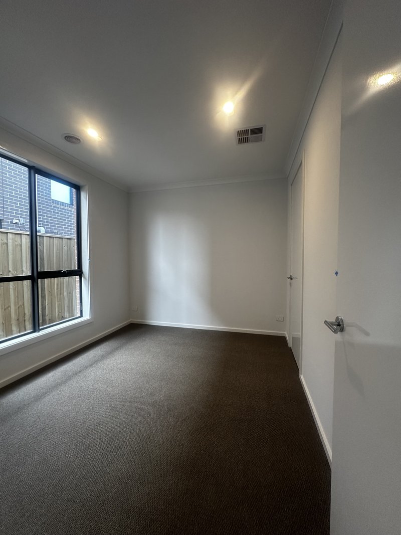 Photo - Tarneit VIC 3029 - Image 4