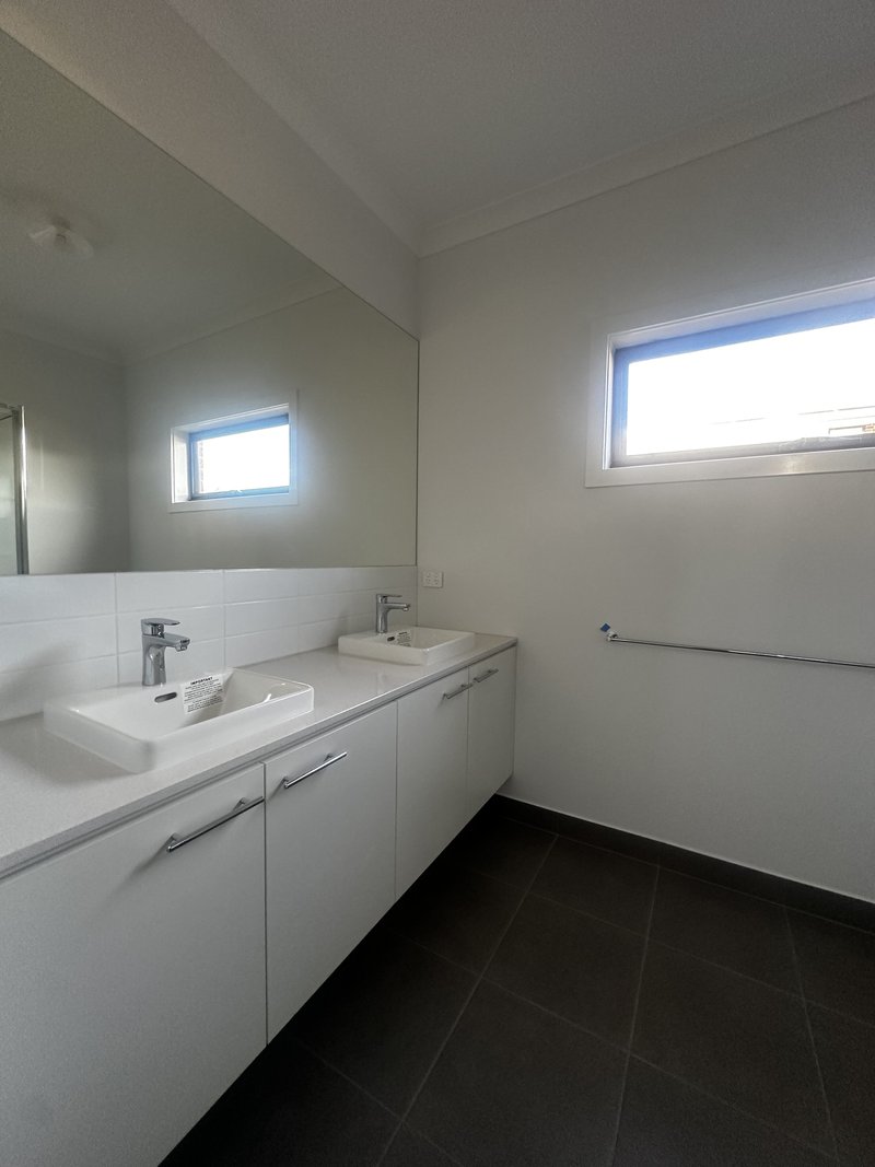 Photo - Tarneit VIC 3029 - Image 5