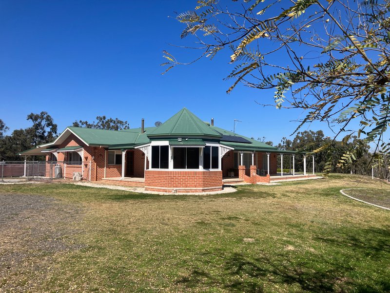 Photo - "Thane House" 102 Mount Gammie Road, Thanes Creek QLD 4370 - Image 5