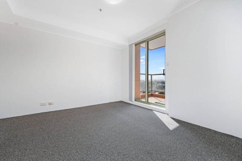 Photo - Tower 2 Unit 1705/588B-600 Railway Parade, Hurstville NSW 2220 - Image 4