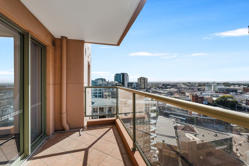 Photo - Tower 2 Unit 1705/588B-600 Railway Parade, Hurstville NSW 2220 - Image 7