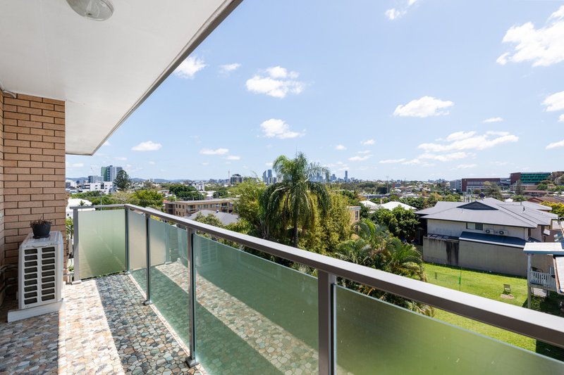 Photo - U 6/15 Rialto Street, Coorparoo QLD 4151 - Image 3