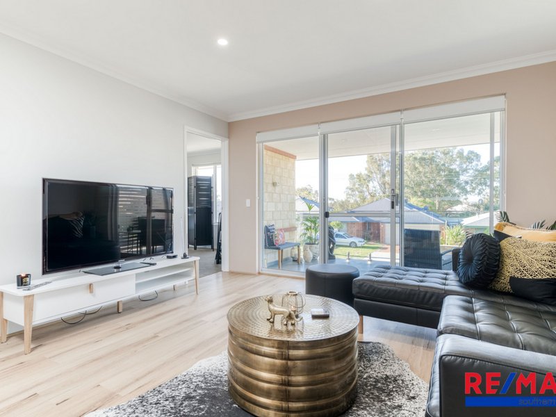 Photo - U5/5 Lena Street, Beckenham WA 6107 - Image 18