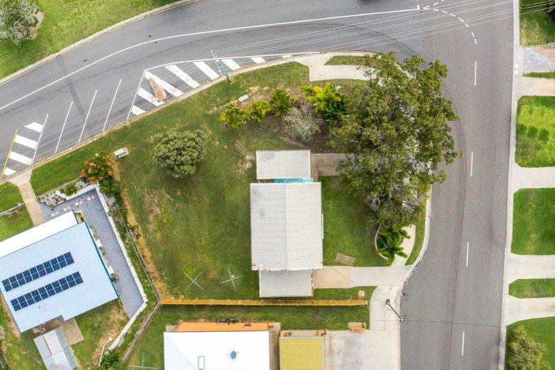 Photo - Unit 1 & 2/2 Elizabeth Street, Tannum Sands QLD 4680 - Image 19