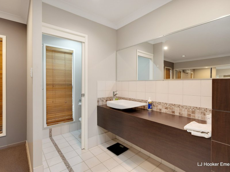 Photo - Unit 1 & 2/228 Borilla Street, Emerald QLD 4720 - Image 11