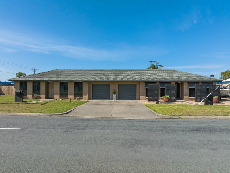 Photo - Unit 1 & 2/58 Vaughan Street, Paynesville VIC 3880 - Image 2