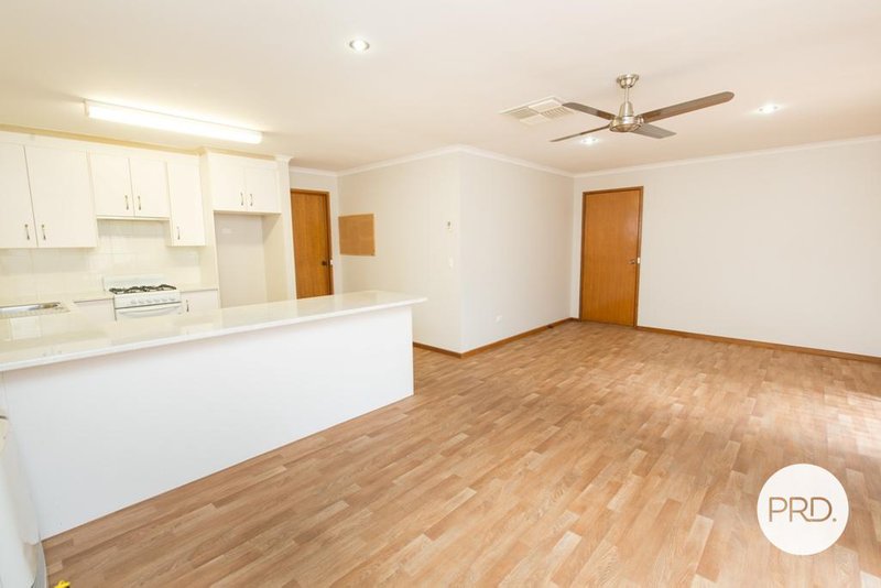 Photo - Unit 1, 285 Eighth Street, Mildura VIC 3500 - Image 3