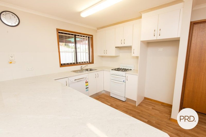 Photo - Unit 1, 285 Eighth Street, Mildura VIC 3500 - Image 4