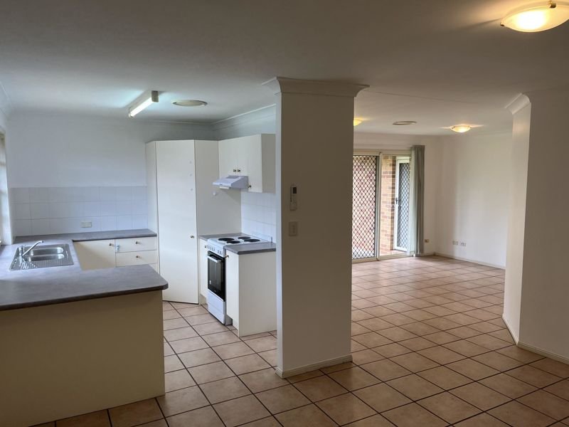 Photo - Unit 1 37 Cressida Street, Sunnybank Hills QLD 4109 - Image 3