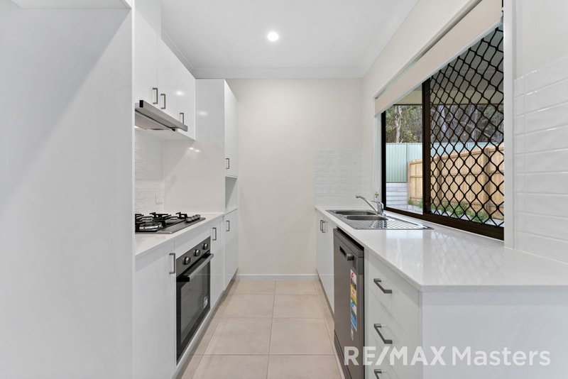 Photo - Unit 1 37 Kestrel Road, Park Ridge QLD 4125 - Image 5