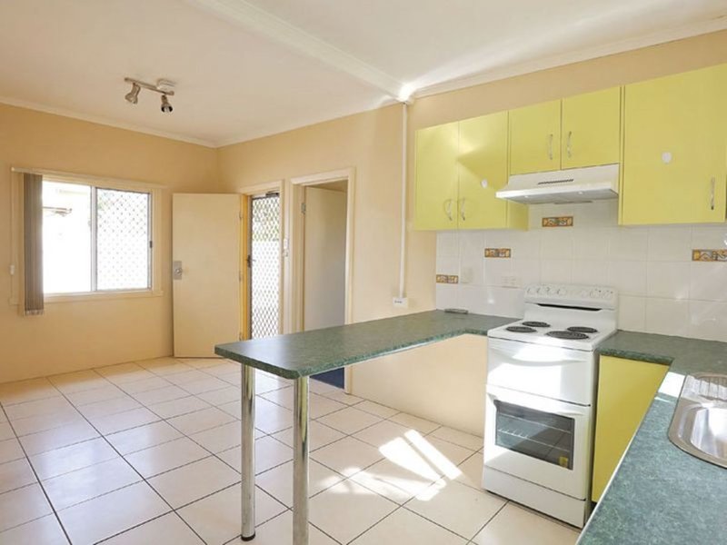 Photo - Unit 1- 4/10 Seventh Avenue, Mount Isa QLD 4825 - Image 3