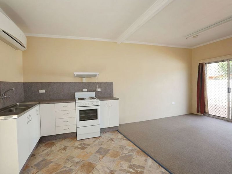 Photo - Unit 1- 4/10 Seventh Avenue, Mount Isa QLD 4825 - Image 7