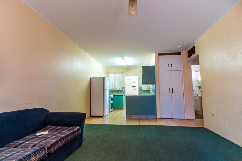 Photo - Unit 1-4/6 King Street, Mount Isa QLD 4825 - Image 7