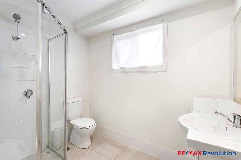 Photo - Unit 1 & Unit 2/28 Dalby Street, Holmview QLD 4207 - Image 13