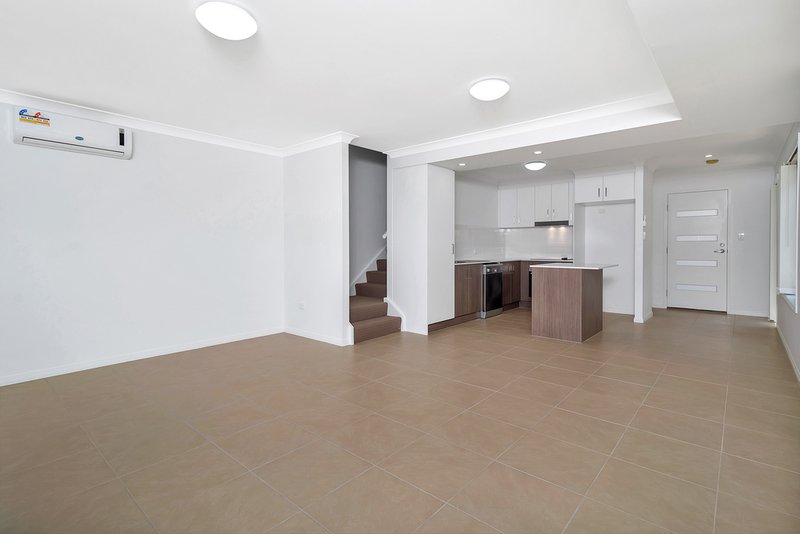 Photo - Unit 10/225 Nelson Street, Kearneys Spring QLD 4350 - Image 2