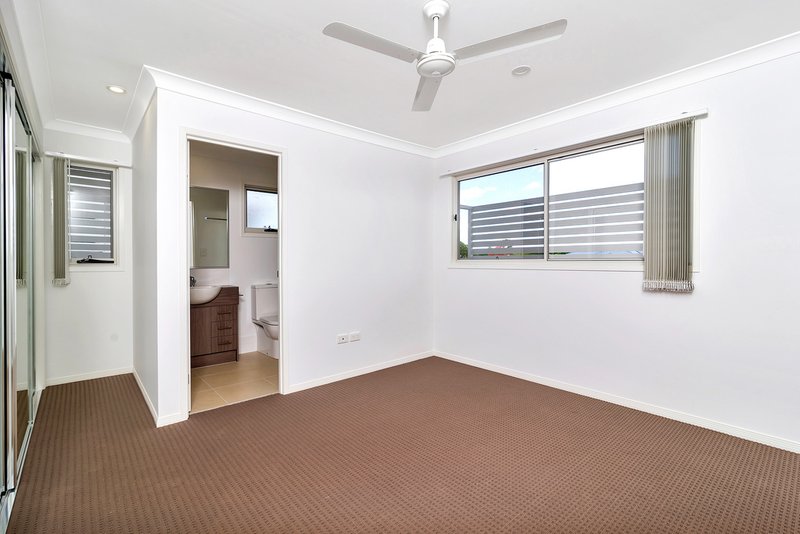 Photo - Unit 10/225 Nelson Street, Kearneys Spring QLD 4350 - Image 5