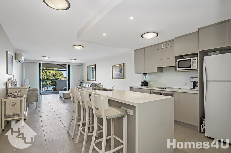 Photo - Unit 105/14 Oxley Ave , Woody Point QLD 4019 - Image 3