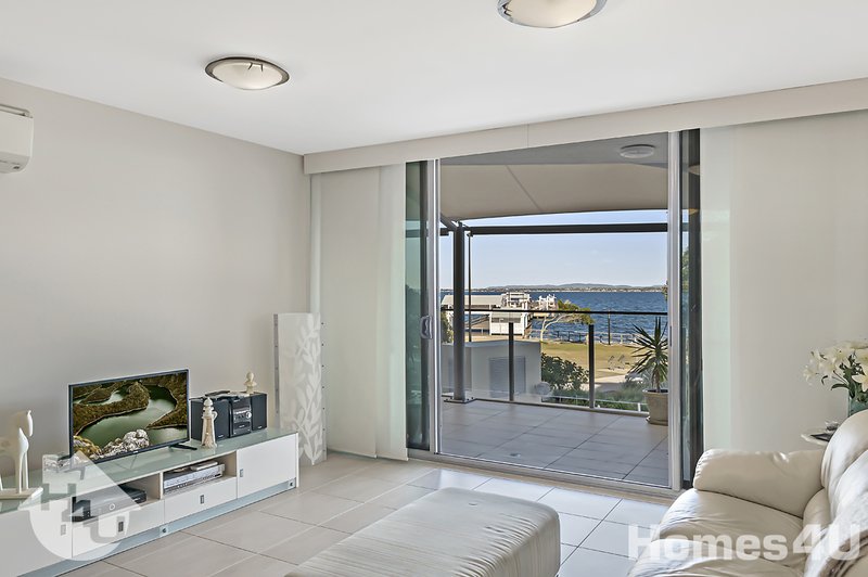 Photo - Unit 105/14 Oxley Ave , Woody Point QLD 4019 - Image 6